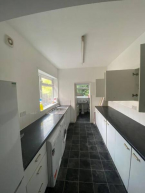 A Large 5-Bedroom Property Ideally located in Birmingham